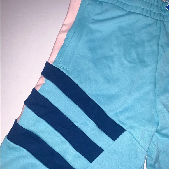 Adidas shorts - Picture 3 of 5